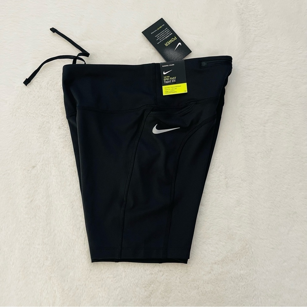 Nike Women’s Sports Bra/ Spandex Shorts Set - Picture 7 of 12